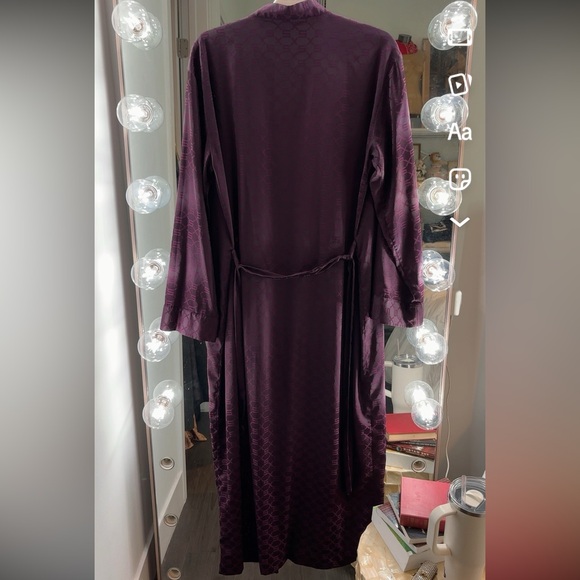 Men’s Savage X Fenty Rich Purple Robe - Picture 5 of 9